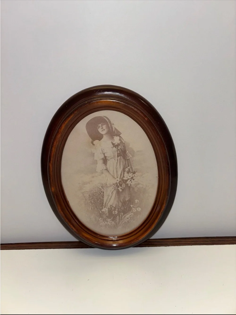 Vintage Oval Photo Frame Picture Gallery Wall lady portrait wooden frame